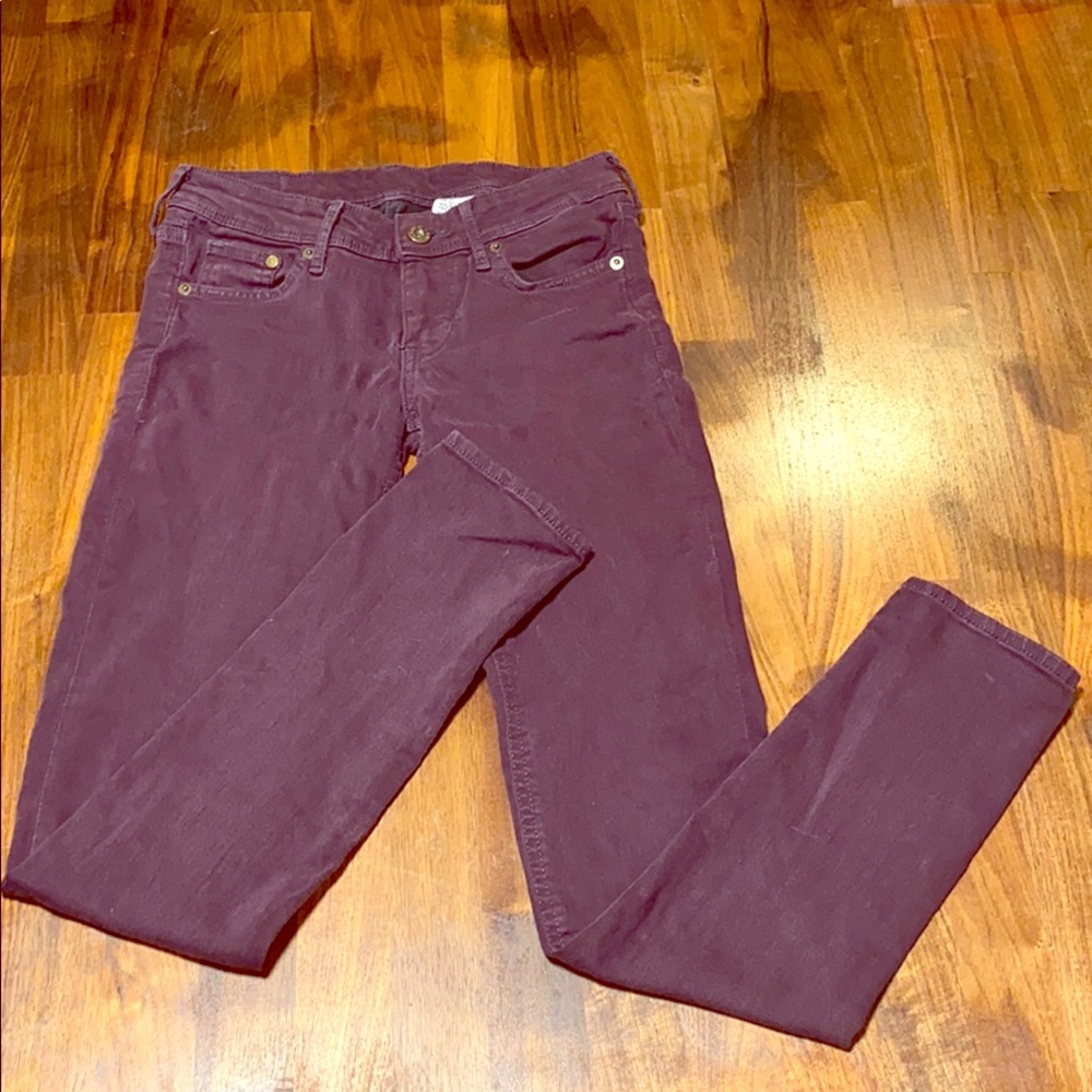 H&M women’s burgundy jeans, 25